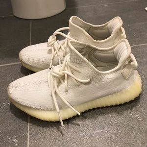 Yeezy’s white - us size 7 for male - worn 3 times